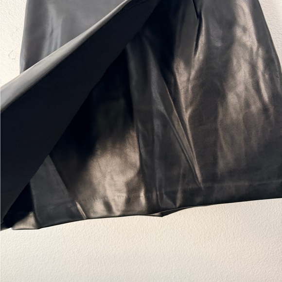 Abercrombie & Fitch Skirt Skort Black Faux Leather Mini Wrap Zipper NWT Sz XS - Picture 3 of 9